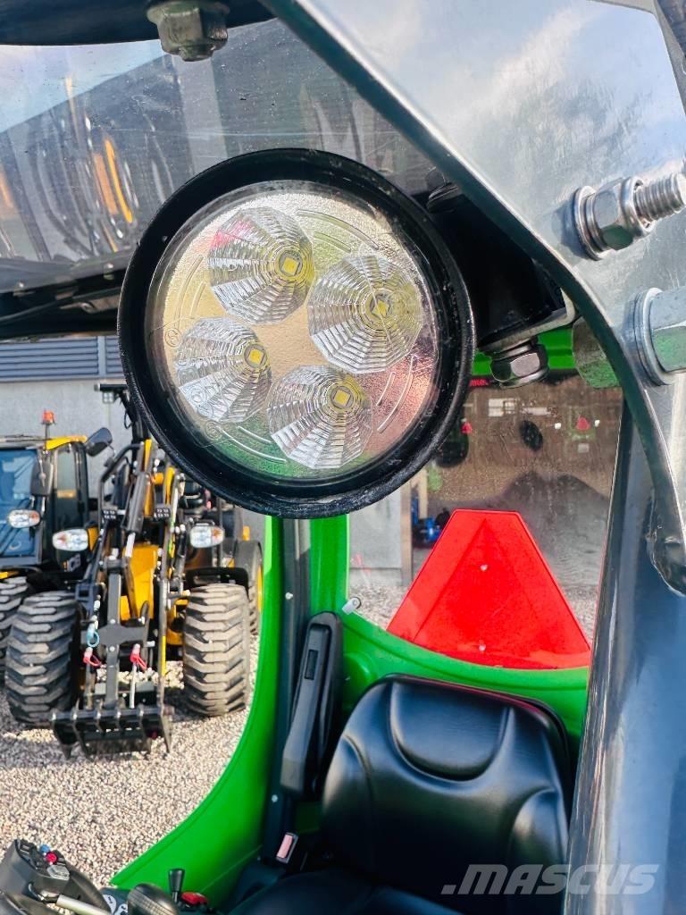 Avant 735 Chargeuse multifonction