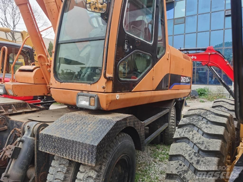 Doosan DH 210 W-7 Pelle sur pneus
