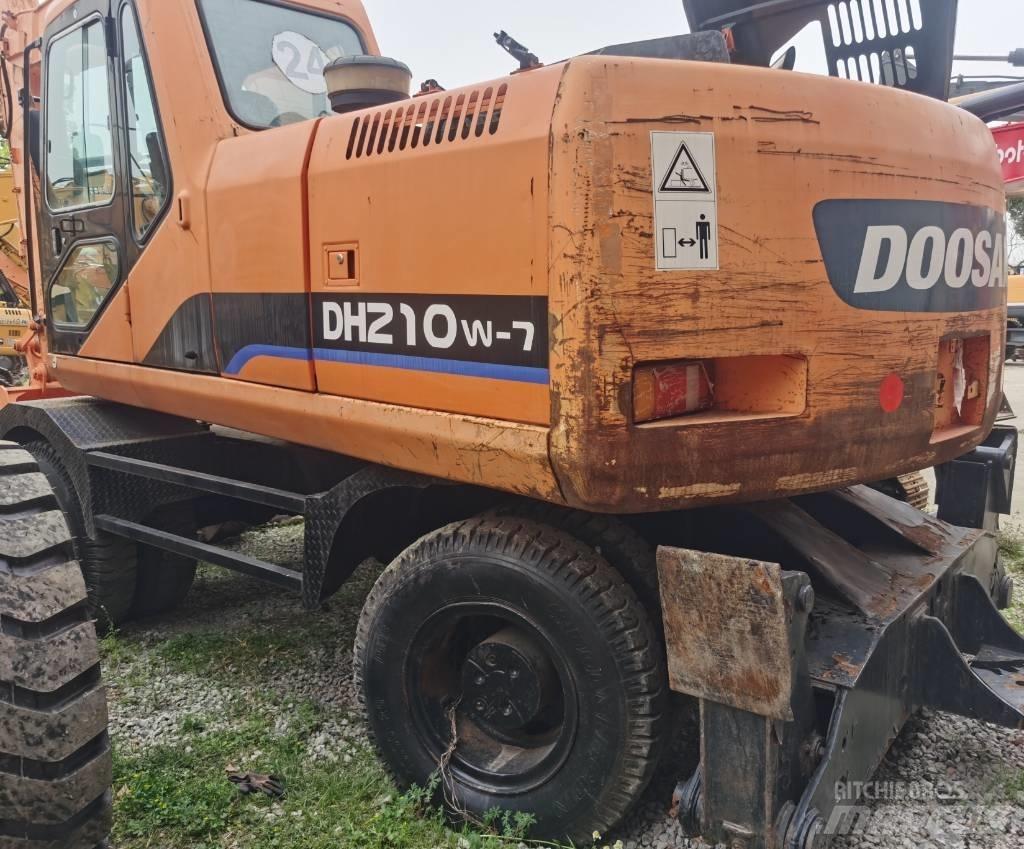 Doosan DH 210 W-7 Pelle sur pneus