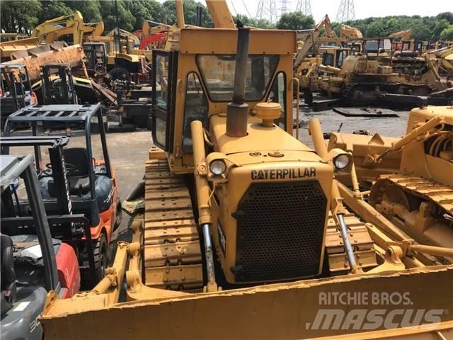 CAT D 6 D Bouteurs sur chenilles