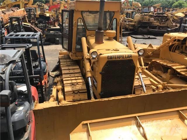 CAT D 6 D Bouteurs sur chenilles