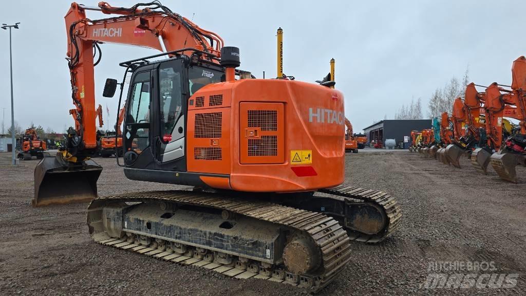 Hitachi ZX 225USLC-6 Pelle sur chenilles