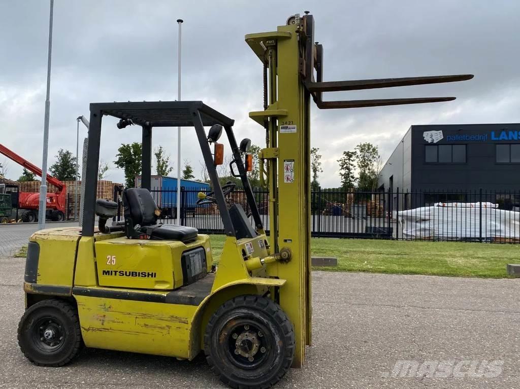 Mitsubishi FD25T Chariots diesel