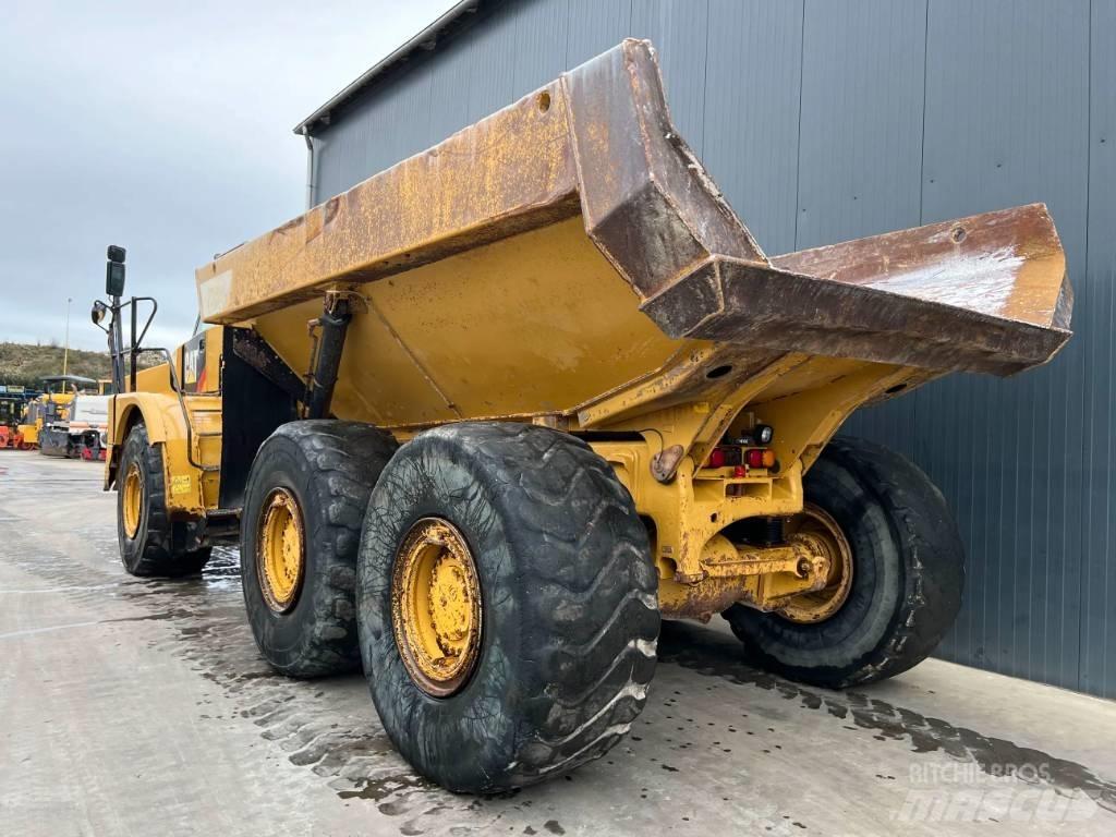 CAT 735B Tombereau articulé