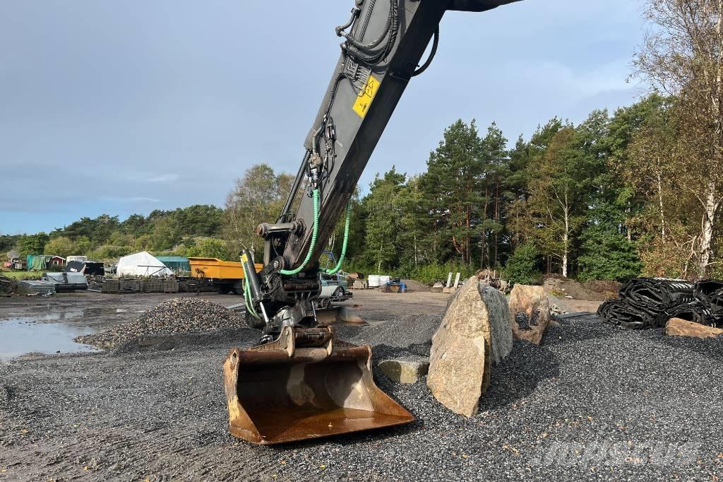 Volvo EC 220 DL Pelle sur chenilles