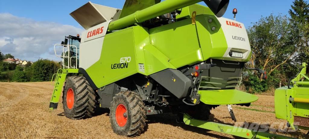 CLAAS Lexion 670 Moissonneuse batteuse