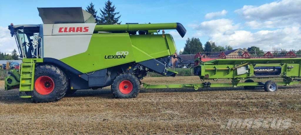 CLAAS Lexion 670 Moissonneuse batteuse