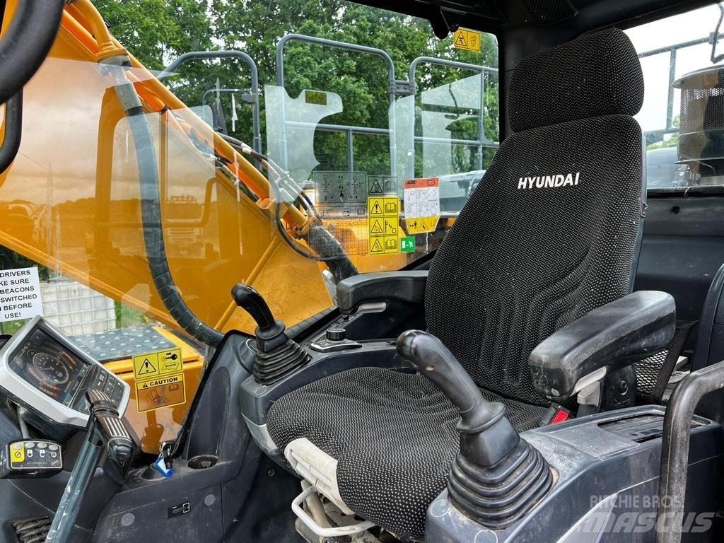 Hyundai HX 220 L Pelle sur chenilles