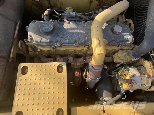 CAT 329D Pelle sur chenilles