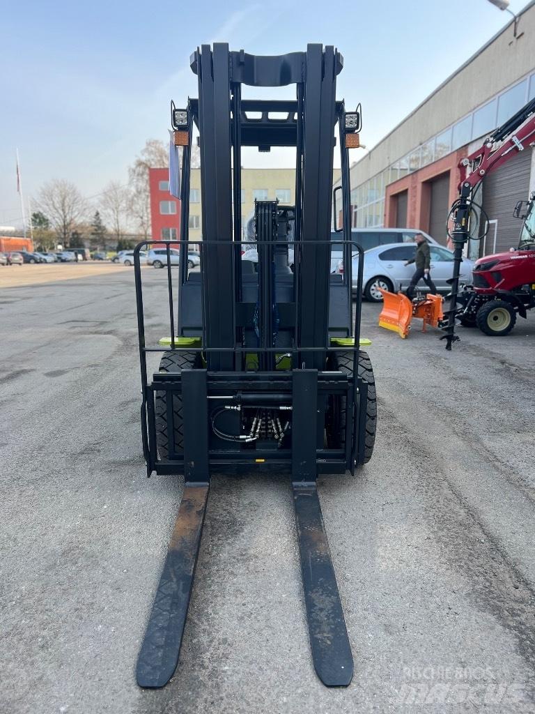 Clark S 30 L Chariots GPL