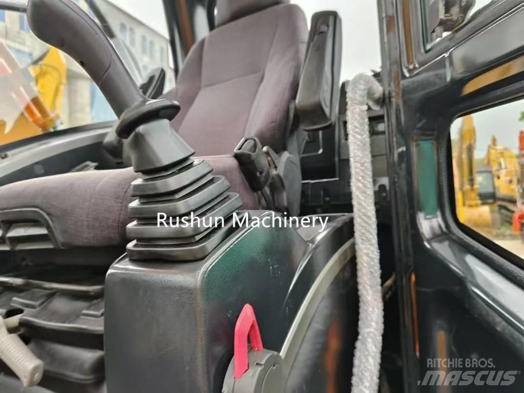 Hyundai R220 Pelle sur chenilles