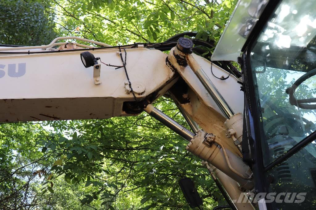 Komatsu PW 140-7 Tractopelle