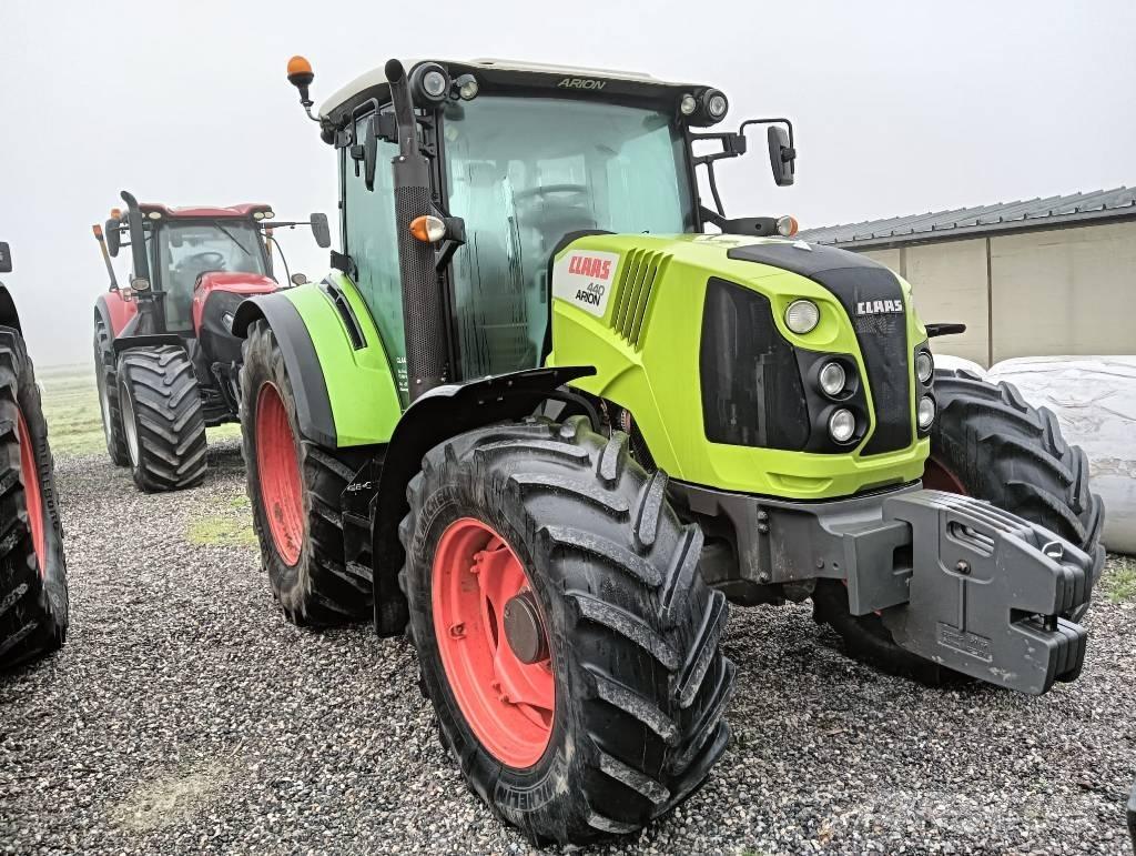 CLAAS Arion 440 Tracteur