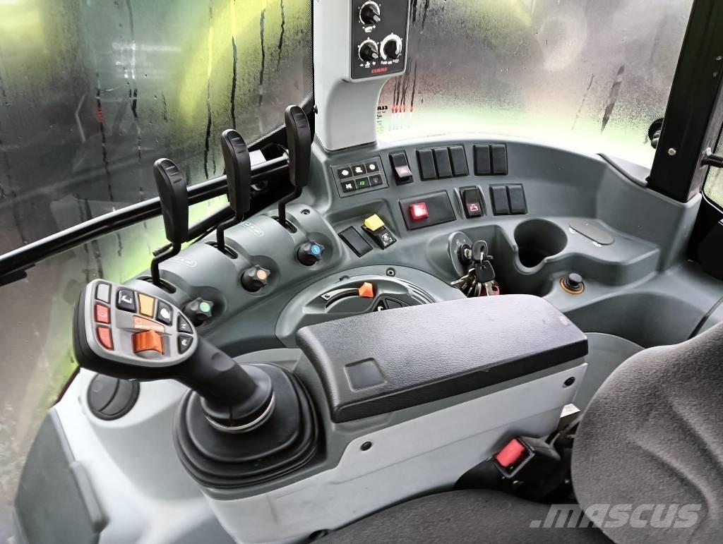 CLAAS Arion 440 Tracteur