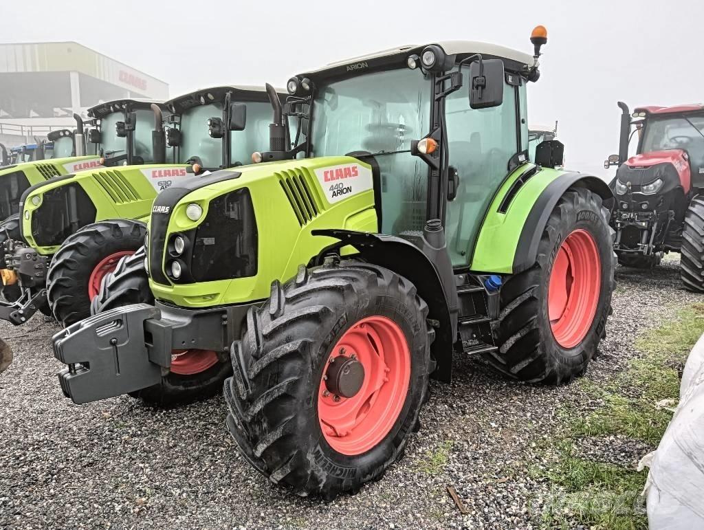 CLAAS Arion 440 Tracteur