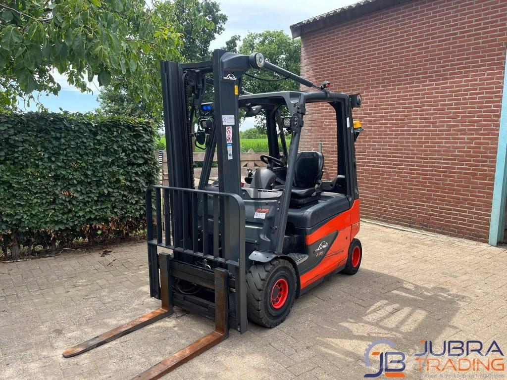 Linde E25-01 Chariots élévateurs électriques