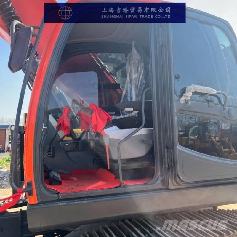 Doosan DX 225 Pelle sur chenilles