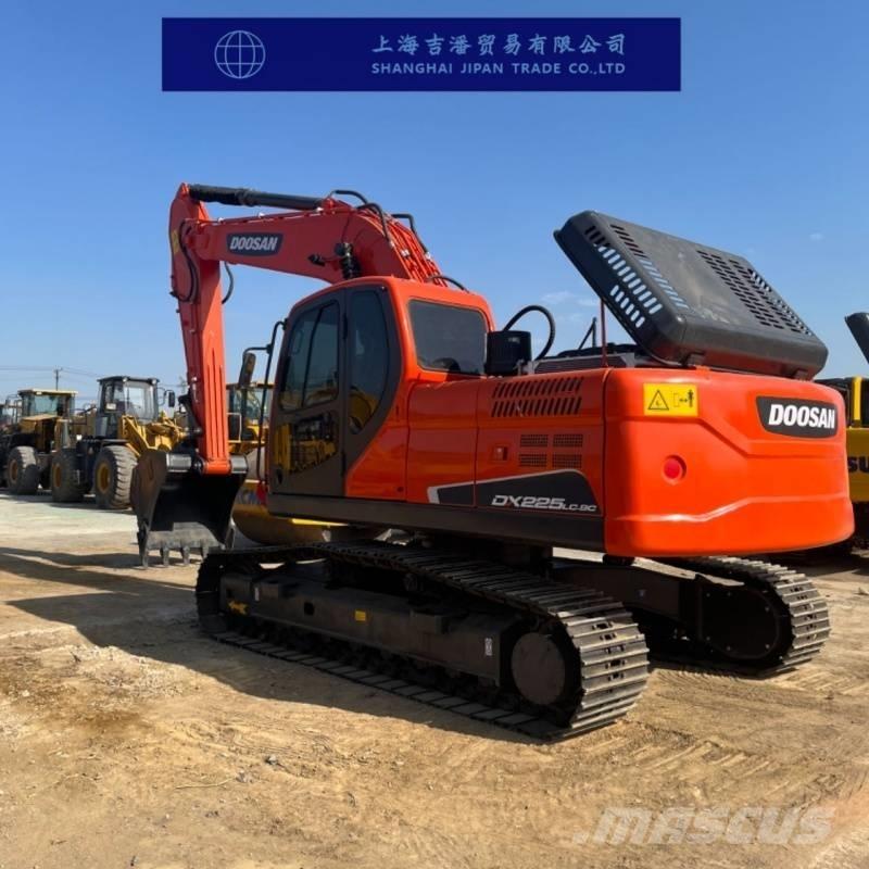 Doosan DX 225 Pelle sur chenilles