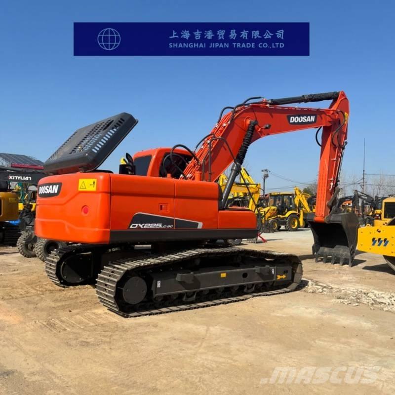 Doosan DX 225 Pelle sur chenilles