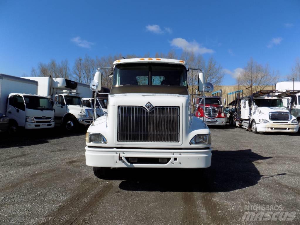 International 9200 i Tracteur routier