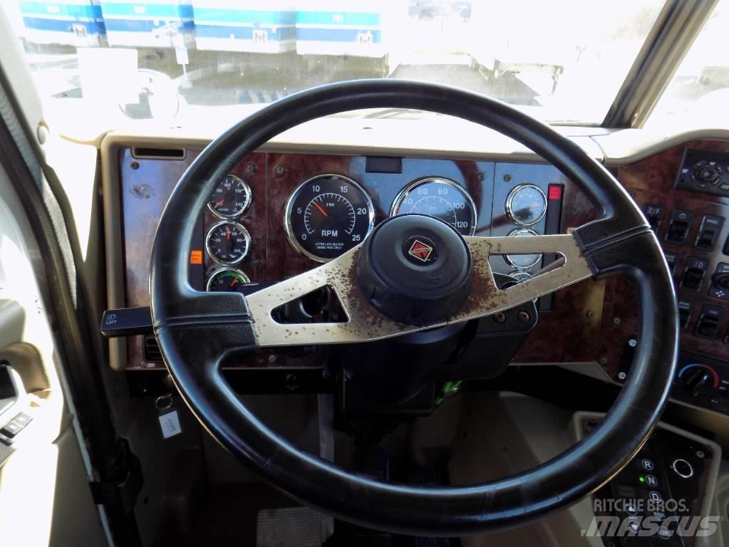 International 9200 i Tracteur routier