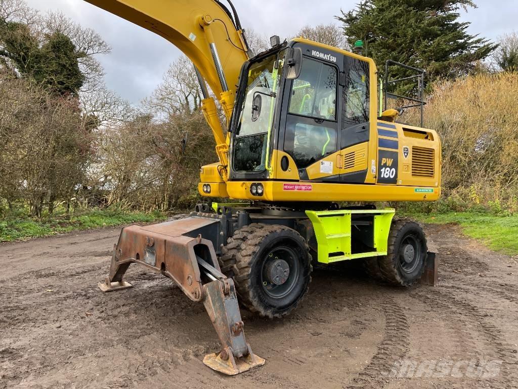 Komatsu PW 180-11 Pelle sur pneus