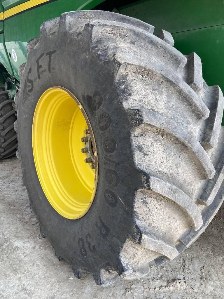John Deere S 670 i Moissonneuse batteuse