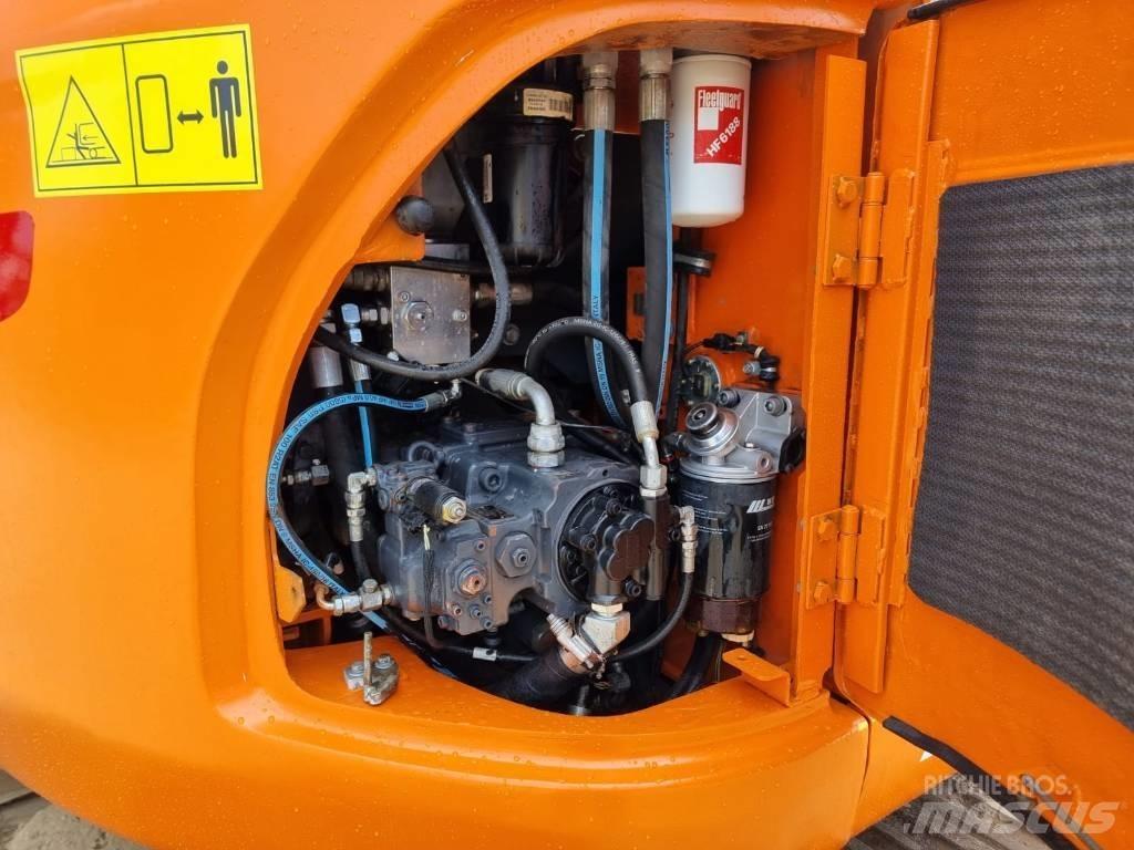 Doosan DX 140 LC-3 Pelle sur chenilles