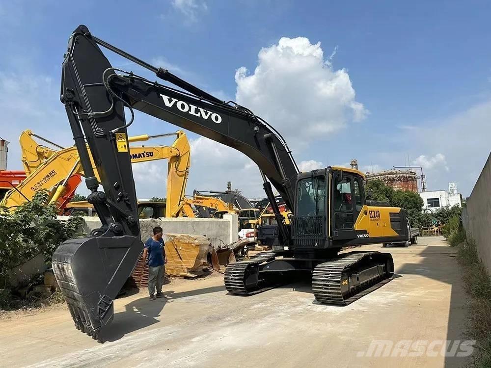 Volvo EC240D Pelle sur chenilles
