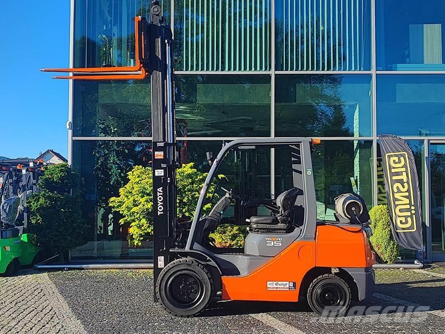 Toyota 02-8FGJF35 Chariots GPL