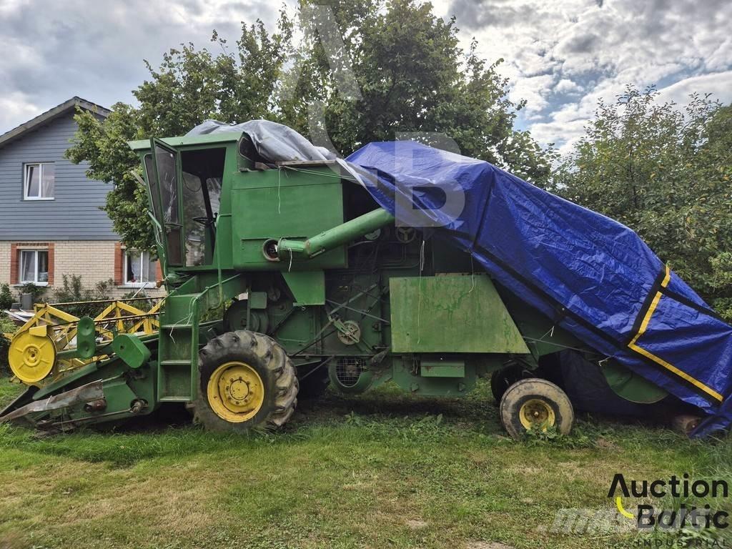 John Deere 935 Moissonneuse batteuse
