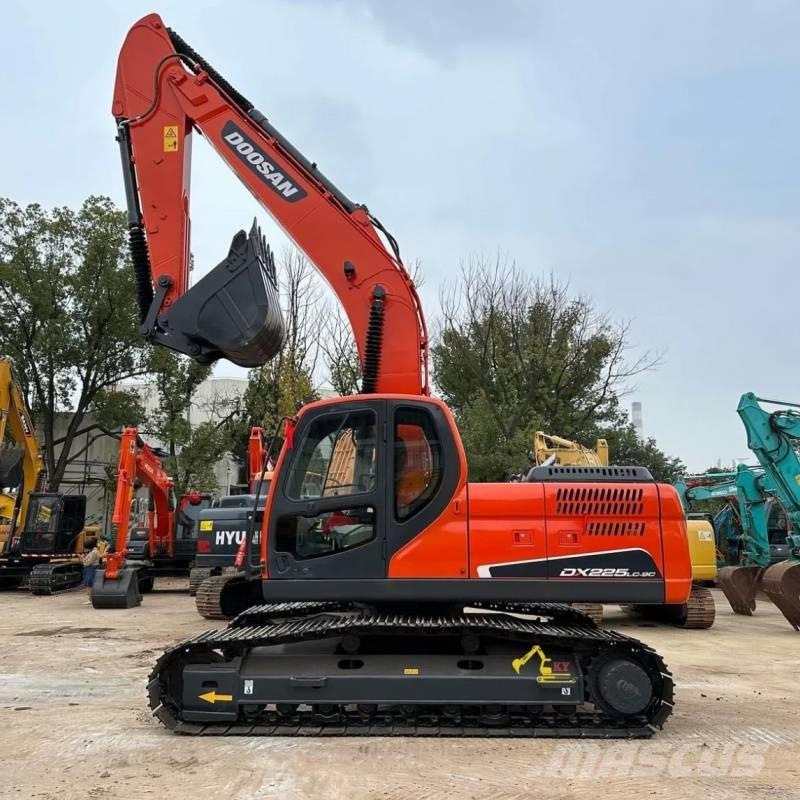Doosan DX225-9C Pelle sur chenilles