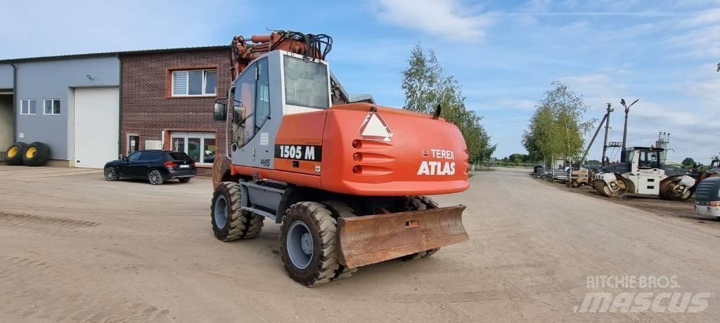 Atlas 1505 M Pelle sur pneus
