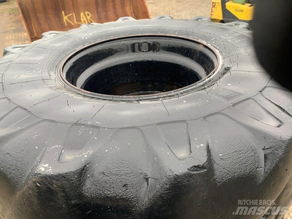 Michelin XF Pneus, roues et jantes