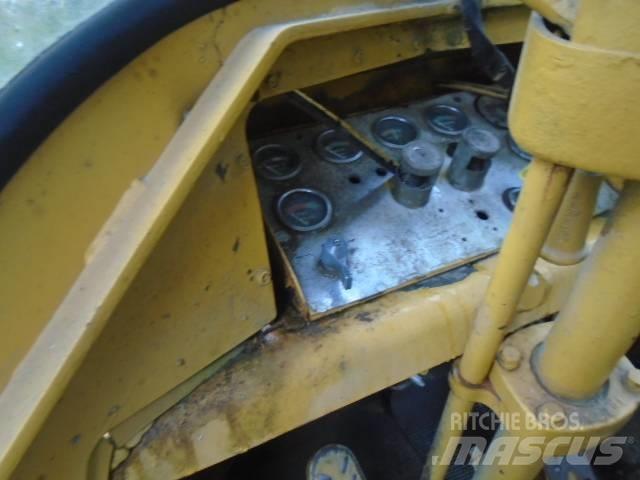 CAT 966 Chargeuse sur pneus