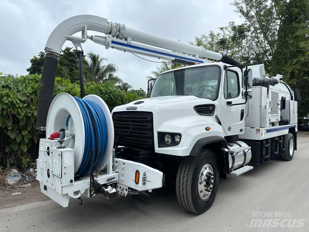 Freightliner 114 SD Camion aspirateur, Hydrocureur