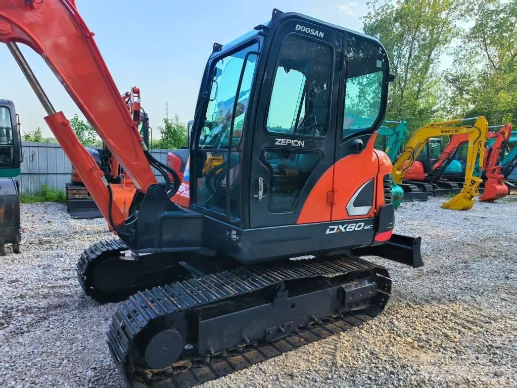 Doosan DX 60 Mini pelle < 7t