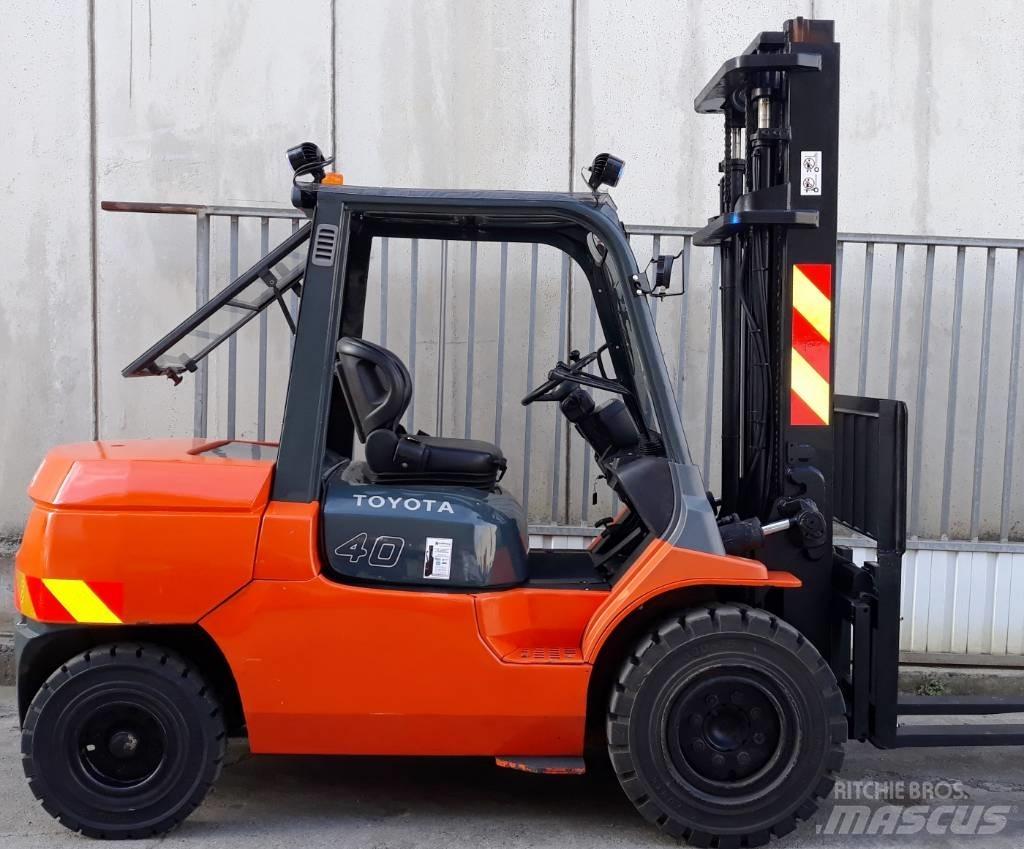 Toyota 7 FD 40 Chariots diesel