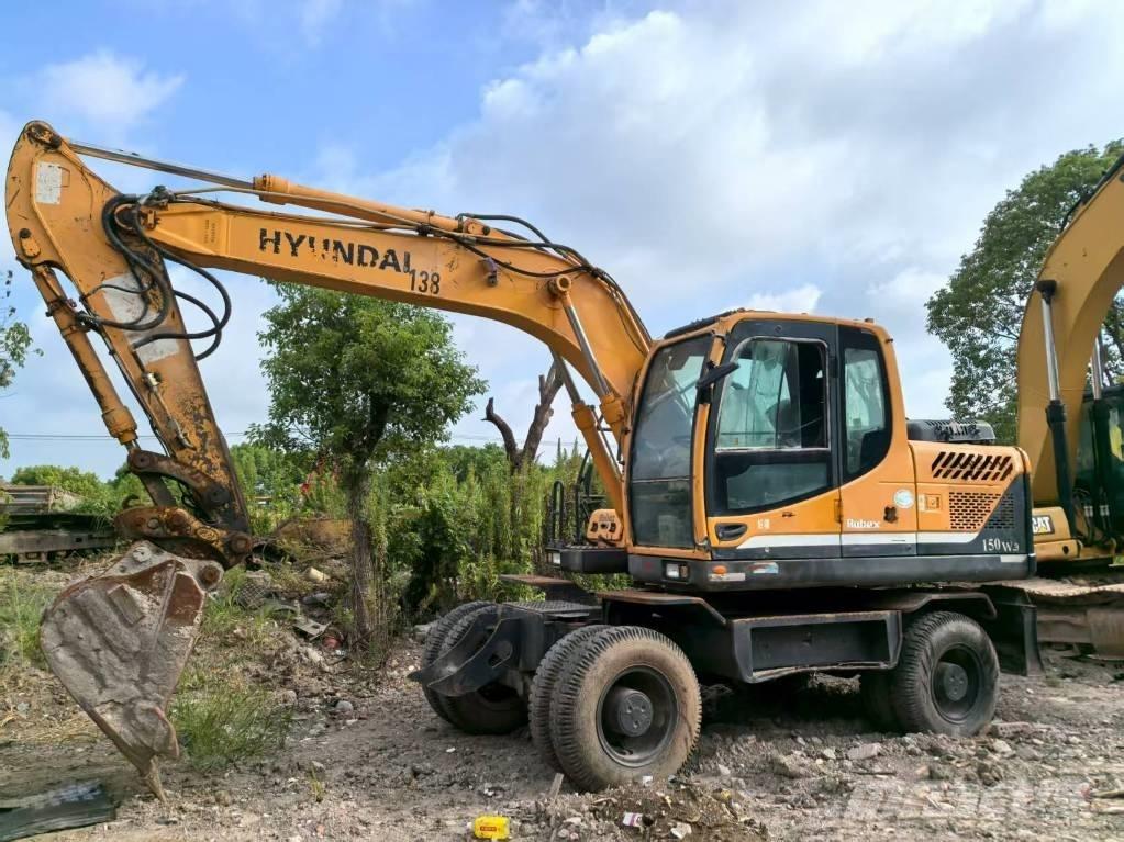 Hyundai R150W Pelle sur pneus