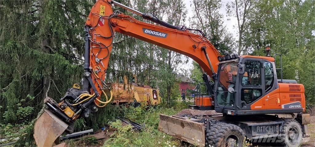 Doosan DX170W Pelle sur pneus