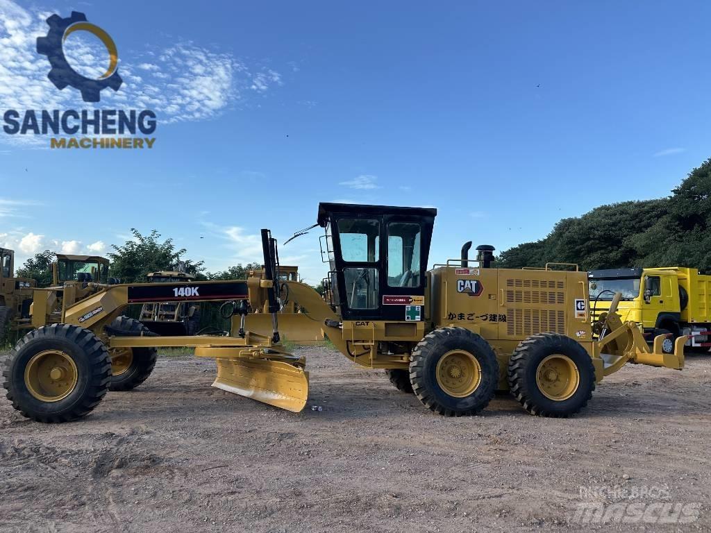 CAT 140K Niveleuse