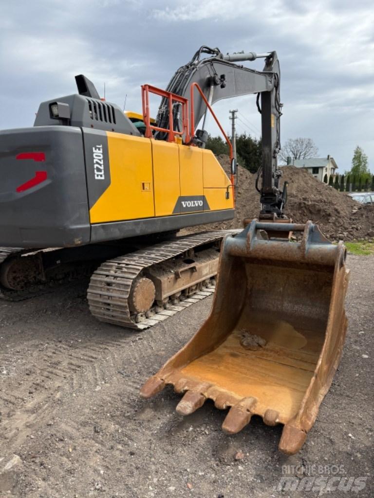 Volvo EC 220 EL Pelle sur chenilles