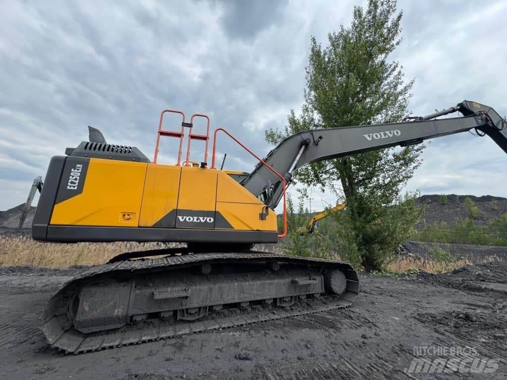 Volvo EC250ELR Pelle sur chenilles