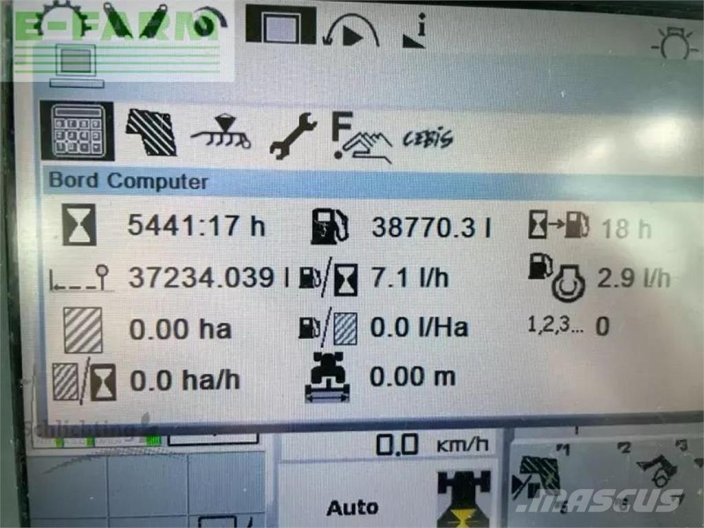 CLAAS arion 550 Tracteur