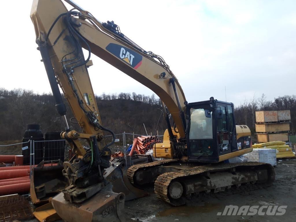 CAT 323 D L Pelle sur chenilles