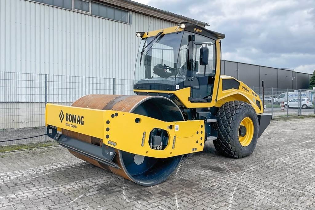 Bomag BW 213 D-5 Rouleaux monocylindre