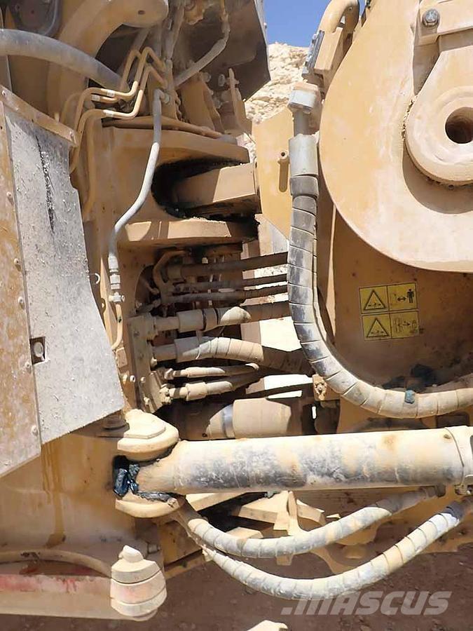 CAT 988K Chargeuse sur pneus