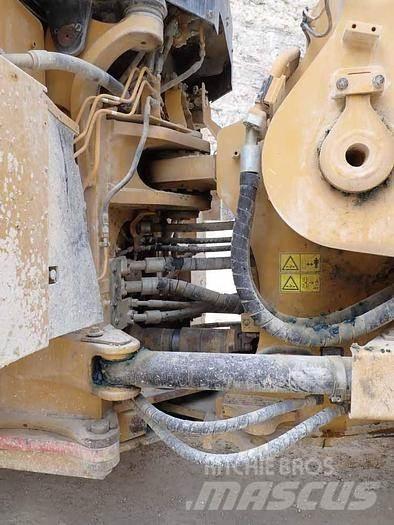 CAT 988K Chargeuse sur pneus