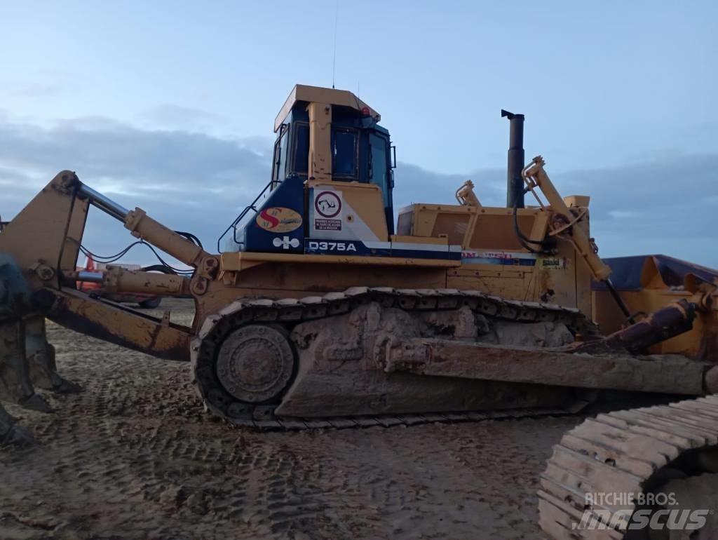 Komatsu D 375 A-2 Bouteurs sur chenilles