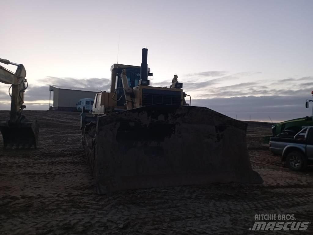 Komatsu D 375 A-2 Bouteurs sur chenilles